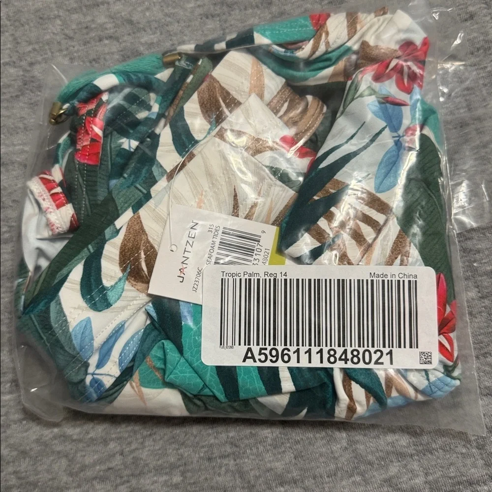 Jantzen Cover-Up Swim Over-Short Tropic Palm Design - Picture 4 of 4